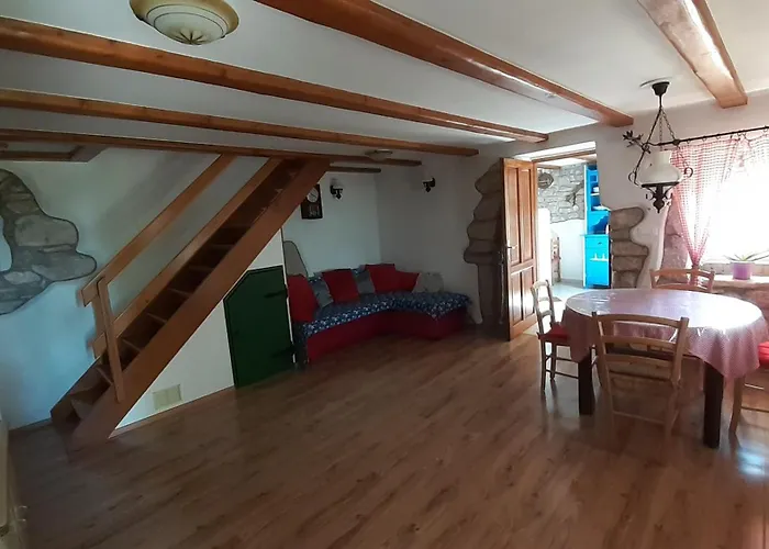 Kuca - Krcina